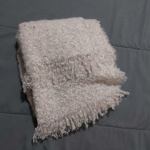 Fluffy winter scarf long and cosy!